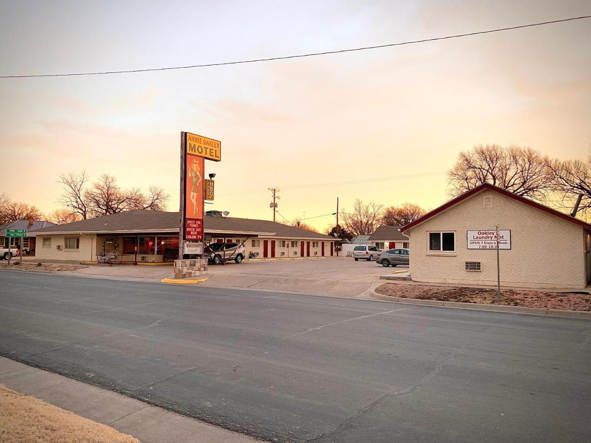 Annie Oakley Motel Oakley Esterno foto