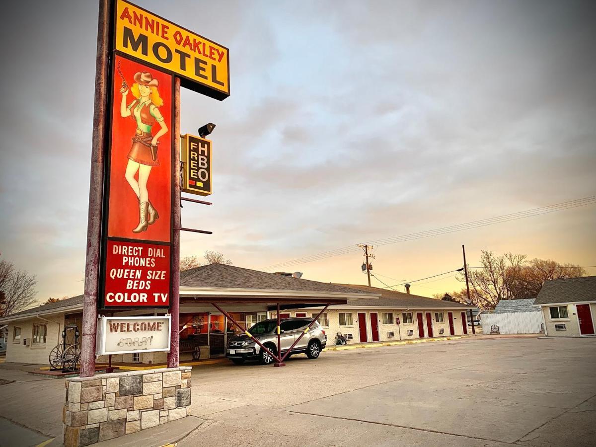 Annie Oakley Motel Oakley Esterno foto